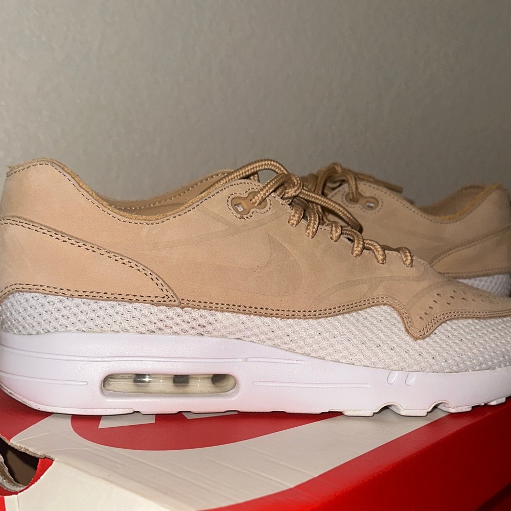 Nike Men’s tan and White Air Max 1 Ultra 2.0